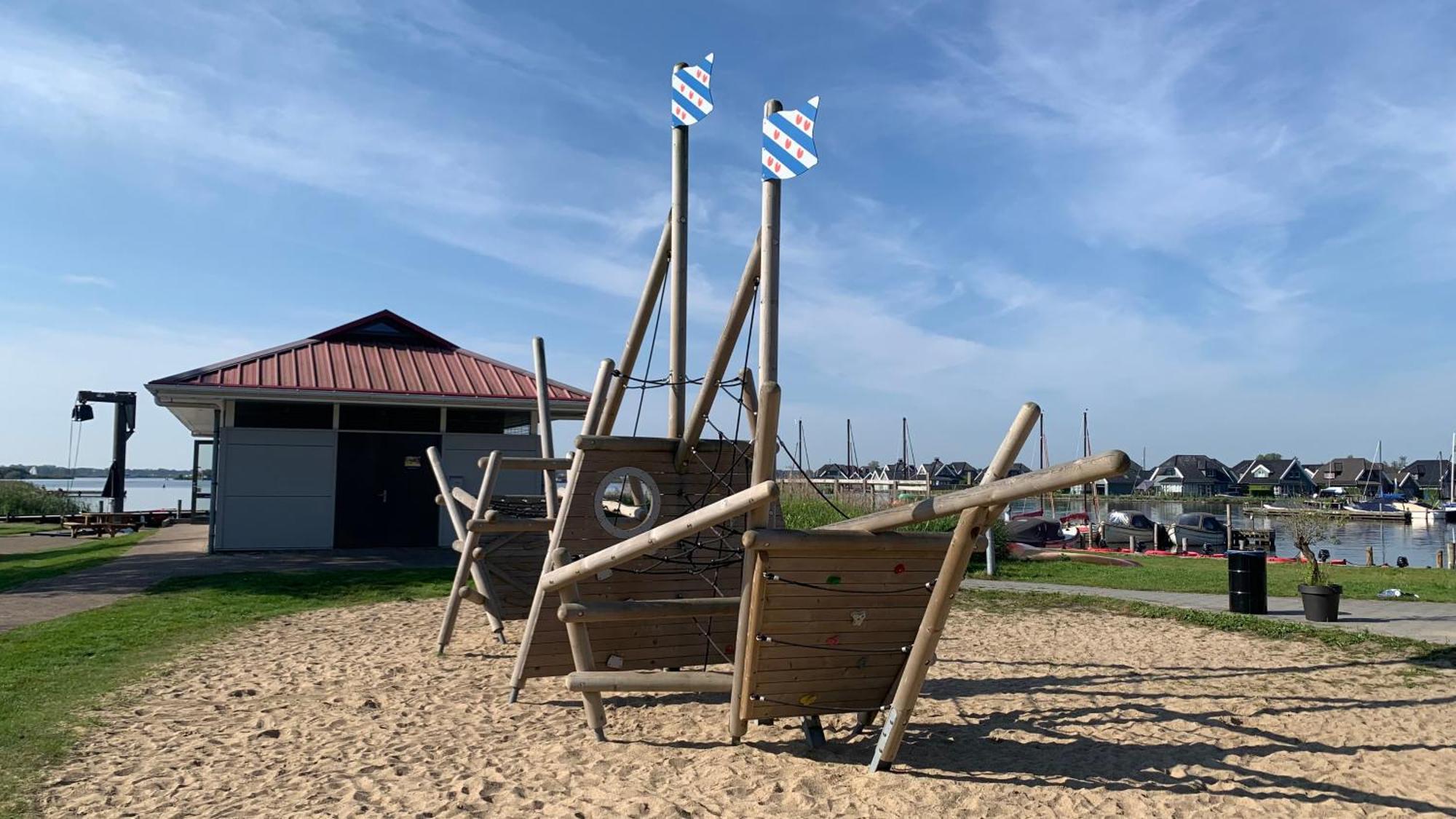'T Paviljoenhus Bij Sneekermeer Offingawier Bagian luar foto